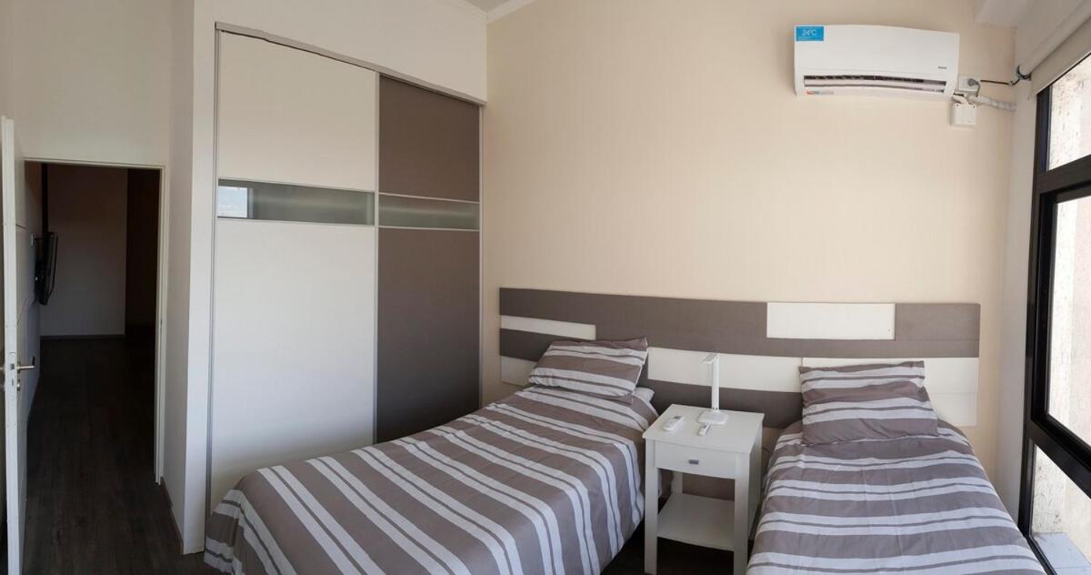 Apartamento Amplio Departamento Frente Al Lago-seguridad 24hs *